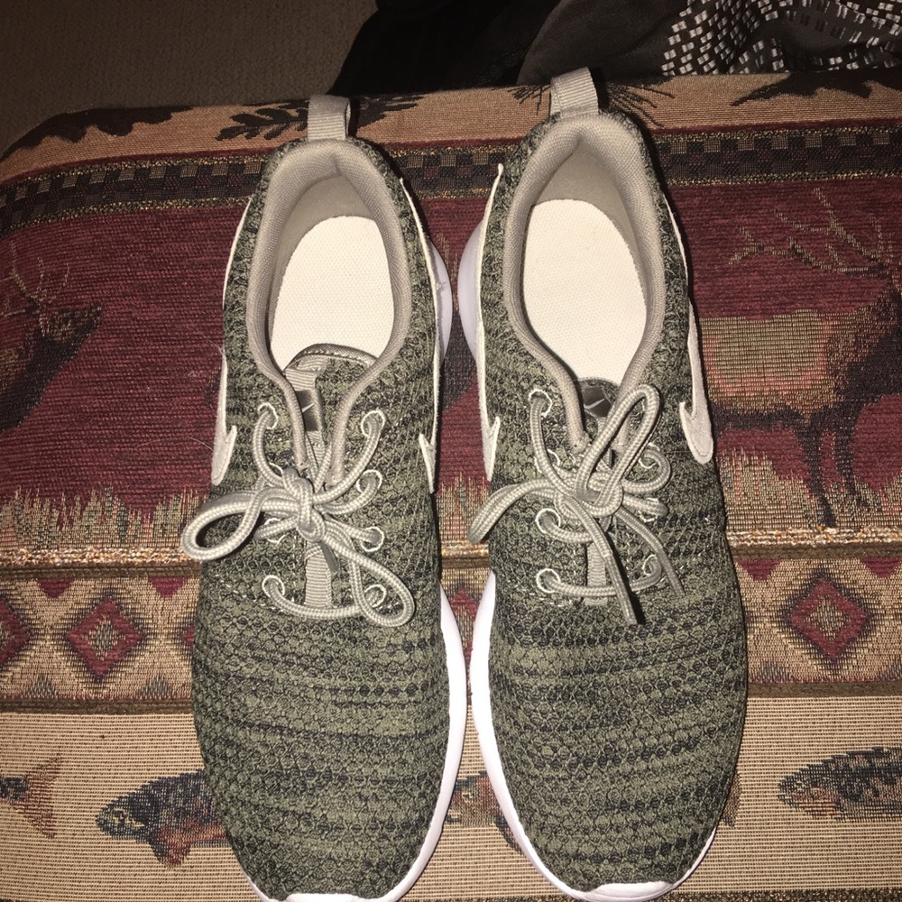 Nike Roshes